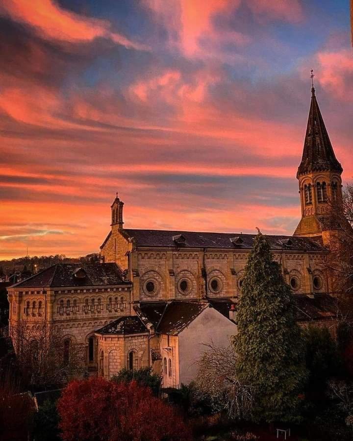 Chambre Climatisee Au Coeur De Brive Avec Televiseur Connecte Wifi Netflix Exterior photo